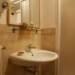 Hotell Cresta Et Duc 4*