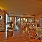 Hotell Cresta Et Duc 4*