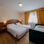 Hotell Cresta Et Duc