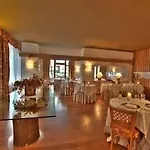 Cresta Et Duc Hotell 4*