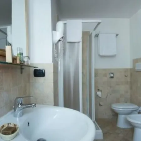 מלון Cresta Et Duc 4*