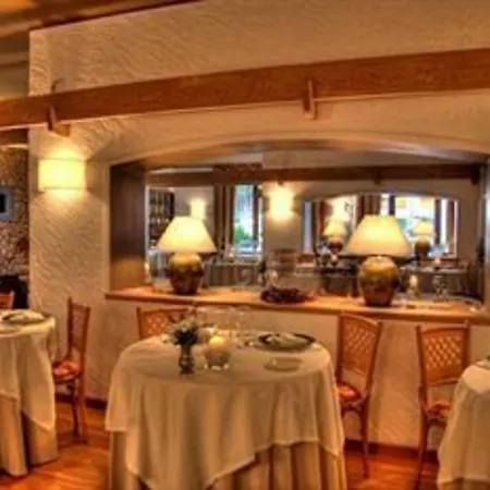 Cresta Et Duc Hotel 4*