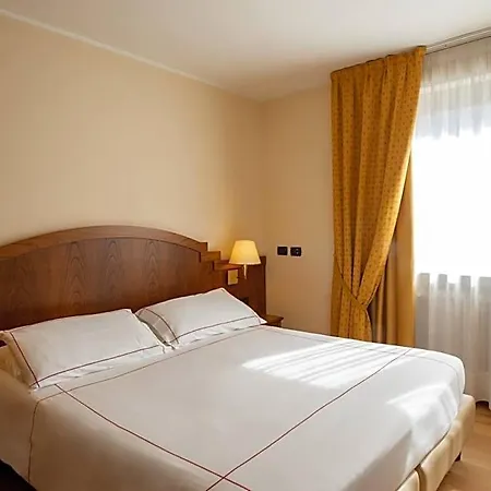 Hotel Cresta Et Duc 4*