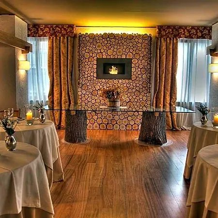 Cresta Et Duc Hotel 4*