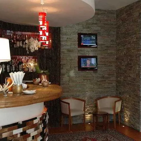 Cresta Et Duc Otel