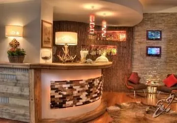 Hotell Cresta Et Duc