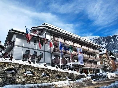 Cresta Et Duc מלון 4*