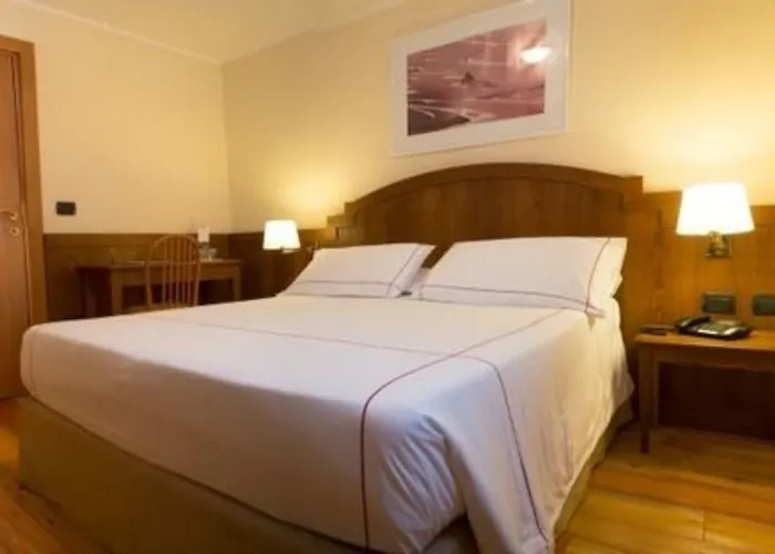 Hotel Cresta Et Duc 4*