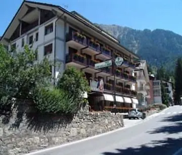 Cresta Et Duc מלון