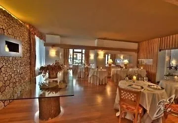 Cresta Et Duc Hotel 4*